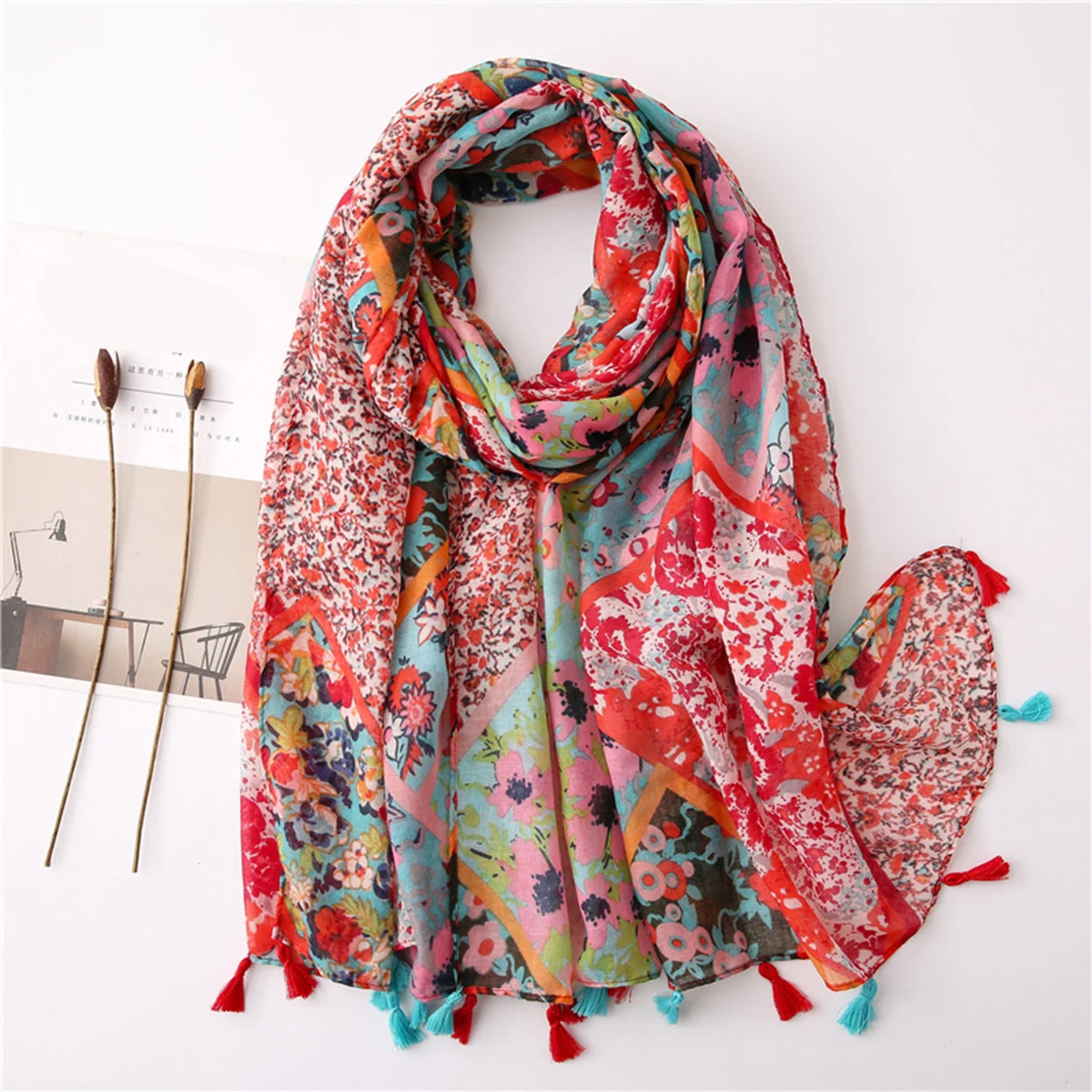 Hotsale Tassel Scarf Women Shawl Viscose Cotton Scarf Hijab Wraps 2024 Popular Muslim Hijabs Turban Headband Lady Soft Scarf