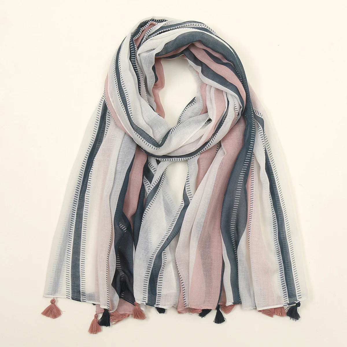 Hotsale Tassel Scarf Women Shawl Viscose Cotton Scarf Hijab Wraps 2024 Popular Muslim Hijabs Turban Headband Lady Soft Scarf